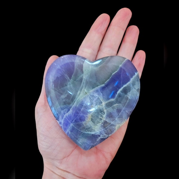 Fluorite Heart Dish - Picture 6 of 7